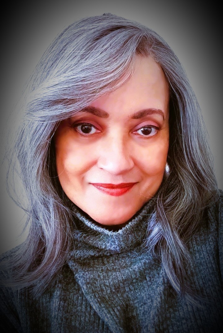 Portrait of author Donna Lawrence